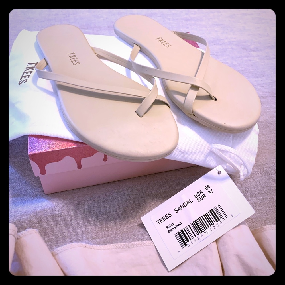 Tkees Riley flip flops
